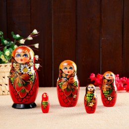 Матрёшка "Ягодки с ромашками" красное платье, 5 кукольная, 17 см, люкс